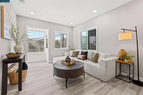 390 Guttenberg St, Daly City, CA 94014