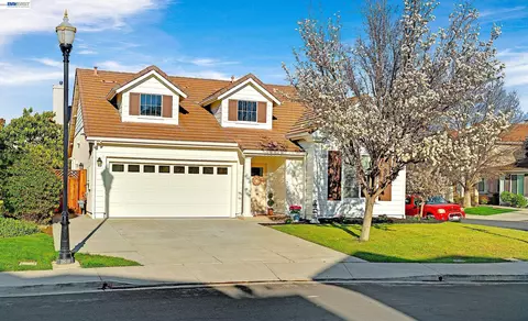 2608 Intrigue Ln, Brentwood, CA 94513