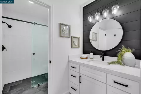Bath - 1548 Dianda Dr, Concord, CA 94521 photo 6 of 7