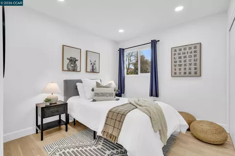 Bedroom - 1548 Dianda Dr, Concord, CA 94521 photo 5 of 10