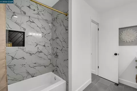 Bath - 1548 Dianda Dr, Concord, CA 94521 photo 2 of 7
