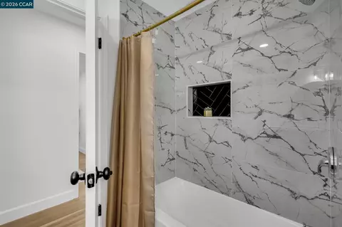 Bath - 1548 Dianda Dr, Concord, CA 94521 photo 4 of 7