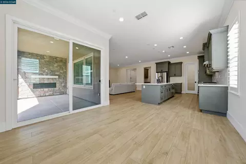 Entry Way - 1501 Empire Dr, Lodi, CA 95242 photo 4 of 5