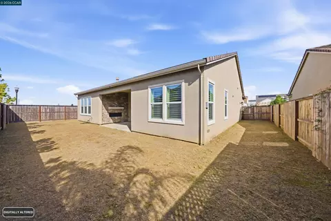 Exterior - 1501 Empire Dr, Lodi, CA 95242 photo 7 of 9