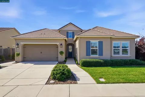 Exterior - 1501 Empire Dr, Lodi, CA 95242 photo 2 of 9