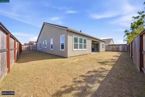 Exterior - 1501 Empire Dr, Lodi, CA 95242 photo 5 of 9