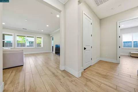 Entry Way - 1501 Empire Dr, Lodi, CA 95242 photo 3 of 5