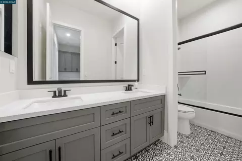 Bath - 1501 Empire Dr, Lodi, CA 95242 photo 2 of 3