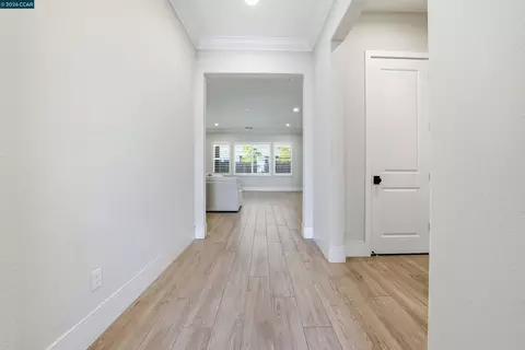 Entry Way - 1501 Empire Dr, Lodi, CA 95242 photo 2 of 5