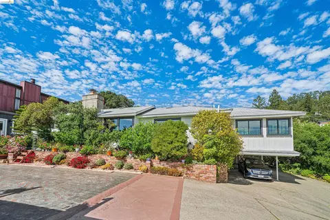3320 Burdeck Dr, Oakland, CA 94602