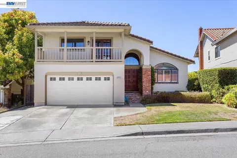 6444 Boone Dr, Castro Valley, CA 94552