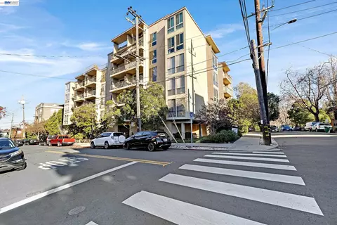 771 Kingston Ave #104, Oakland, CA 94611