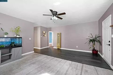 Living - 601 Russell St, Vallejo, CA 94591 photo 3 of 5