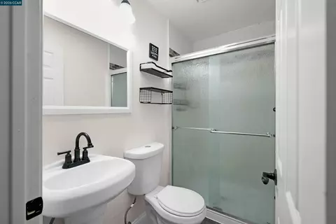 Bath - 601 Russell St, Vallejo, CA 94591 photo 3 of 3