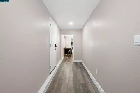 Entry Way - 601 Russell St, Vallejo, CA 94591 photo 3 of 3