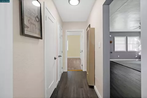 Entry Way - 601 Russell St, Vallejo, CA 94591 photo 1 of 3