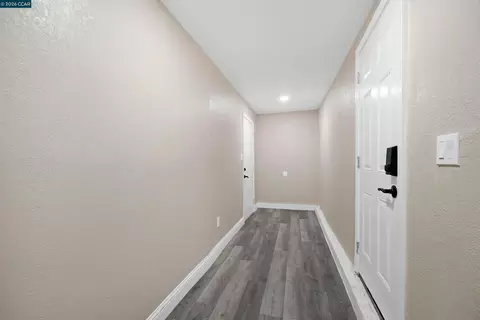 Entry Way - 601 Russell St, Vallejo, CA 94591 photo 2 of 3