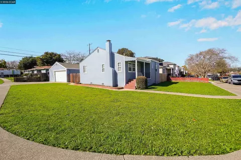 Exterior - 601 Russell St, Vallejo, CA 94591 photo 3 of 19