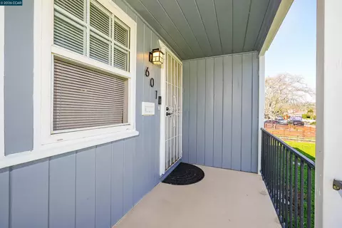 Exterior - 601 Russell St, Vallejo, CA 94591 photo 8 of 19