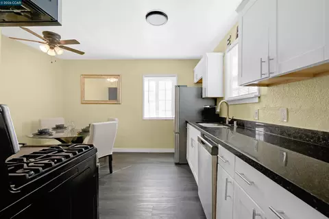 Kitchen - 601 Russell St, Vallejo, CA 94591 photo 2 of 3