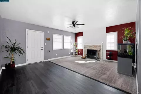 Living - 601 Russell St, Vallejo, CA 94591 photo 2 of 5