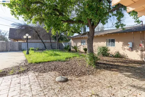 805 Lyon Ave, Sanger, CA 93657 photo 54