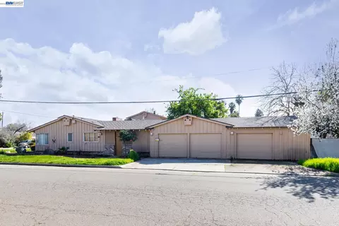 805 Lyon Ave, Sanger, CA 93657 photo 9