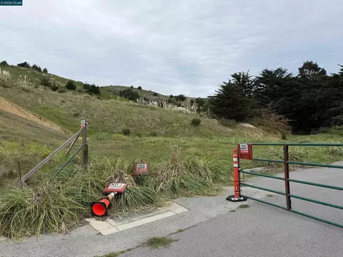 670 Roberts Rd, Pacifica, CA 94044 photo 7