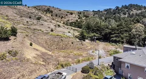 670 Roberts Rd, Pacifica, CA 94044 photo 4