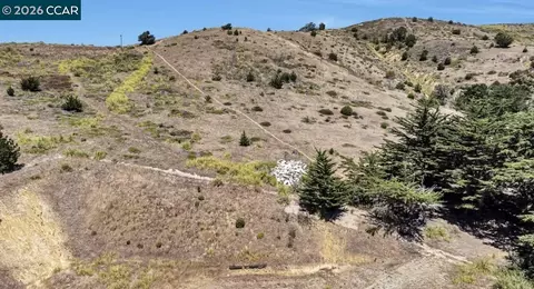 670 Roberts Rd, Pacifica, CA 94044 photo 5