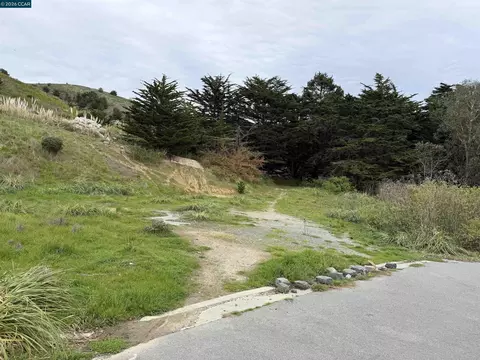 670 Roberts Rd, Pacifica, CA 94044 photo 8