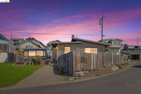 4 Beach Ave, Dillon Beach, CA 94929