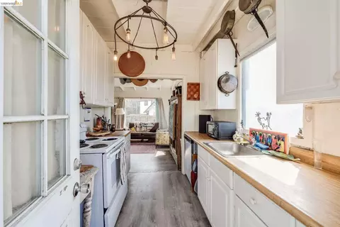 Kitchen - 4 Beach Ave, Dillon Beach, CA 94929 photo 1 of 5