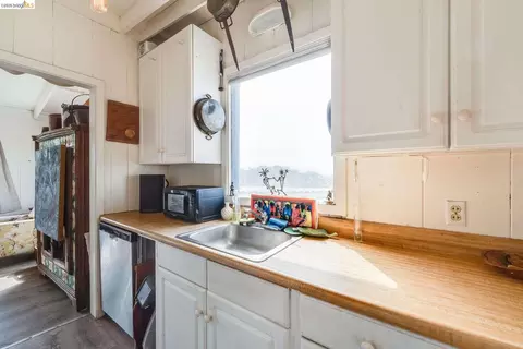 Kitchen - 4 Beach Ave, Dillon Beach, CA 94929 photo 2 of 5