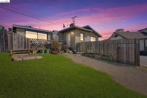 Exterior - 4 Beach Ave, Dillon Beach, CA 94929 photo 2 of 2