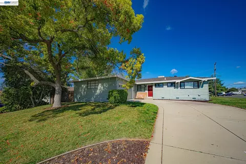 141 Mckiernan Dr, Folsom, CA 95630