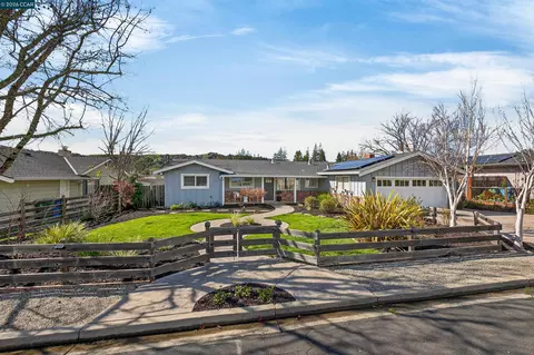 19 Lance Ct, Moraga, CA 94556 photo 1