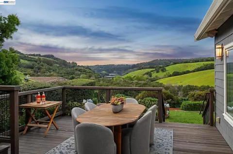 3146 Aylesbury Ct, Castro Valley, CA 94546