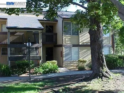 355 Parkview Ter #A-8, Vallejo, CA 94589