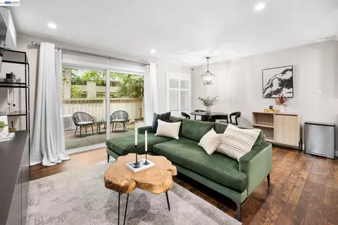 2724 Oak Rd #88, Walnut Creek, CA 94597