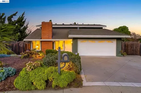 8092 Olympic Ct, Newark, CA 94560 photo 1