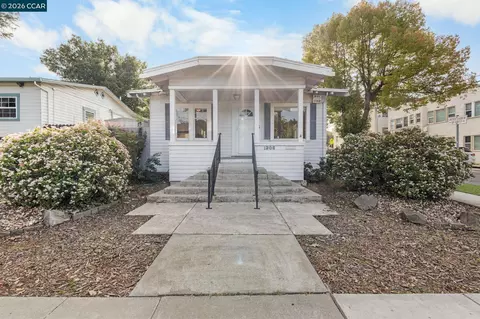 1308 Pine St, Martinez, CA 94553 photo 1