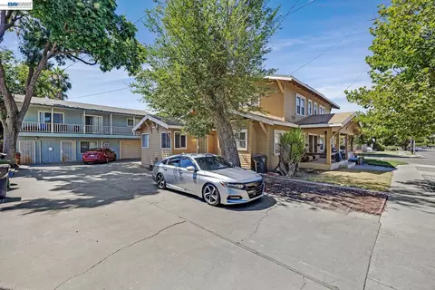 1241 Parker Ave, Tracy, CA 95376 photo 2