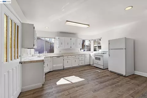 Kitchen - 1243 Parker Ave, Tracy, CA 95376 photo 1 of 2
