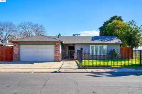2800 Bateman Ln, Modesto, CA 95354