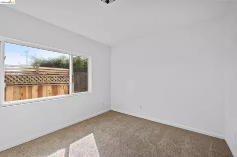Bedroom - 1509 Lassen Ct, Vallejo, CA 94591 photo 1 of 11
