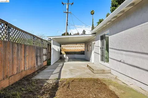 Exterior - 1509 Lassen Ct, Vallejo, CA 94591 photo 5 of 6