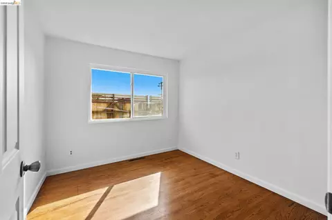 Bedroom - 1509 Lassen Ct, Vallejo, CA 94591 photo 6 of 11