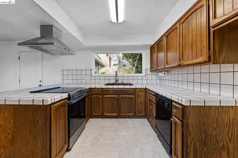 Kitchen - 1509 Lassen Ct, Vallejo, CA 94591 photo 1 of 4