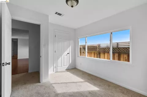 Bedroom - 1509 Lassen Ct, Vallejo, CA 94591 photo 2 of 11